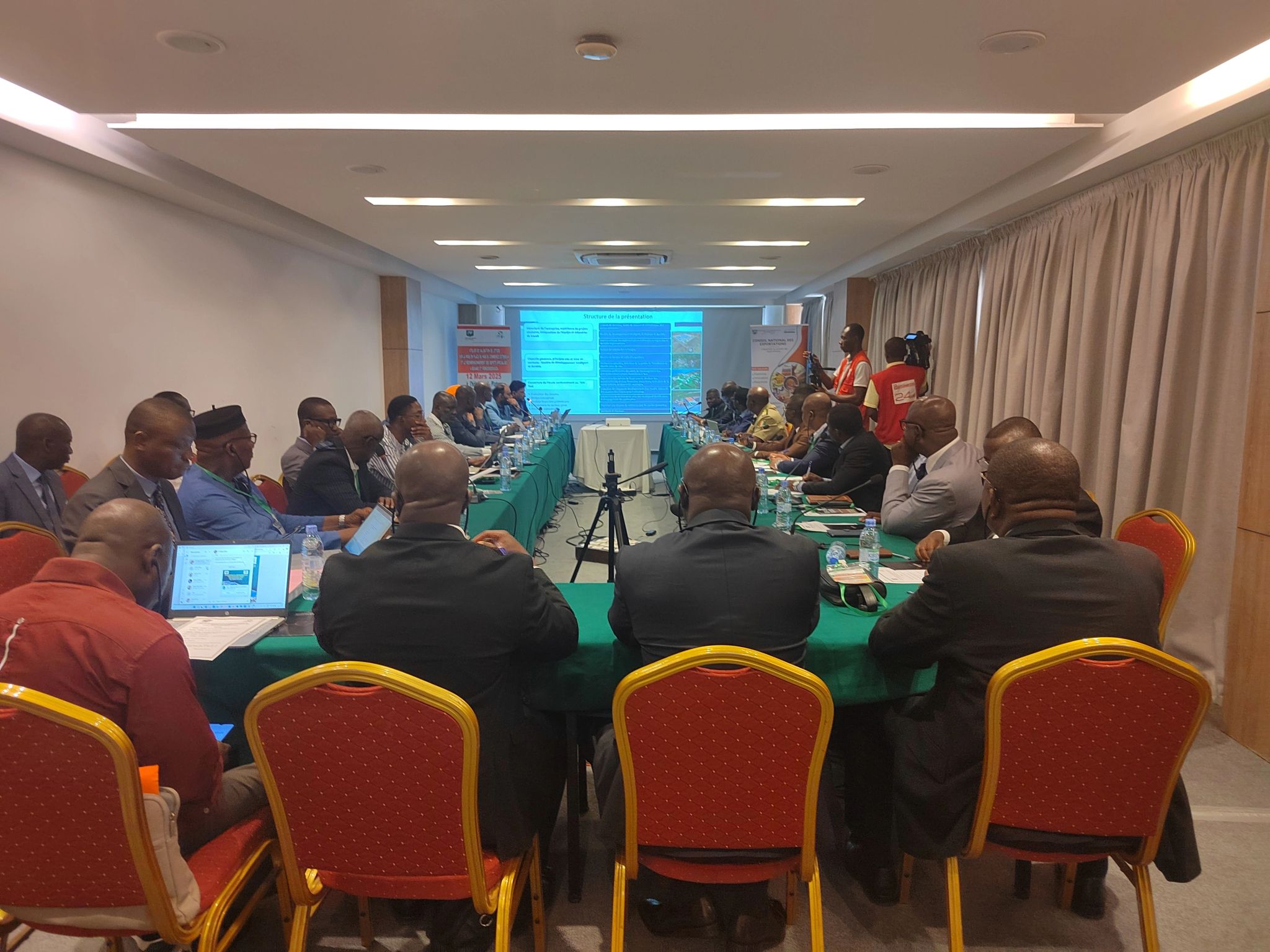 La Côte d’Ivoire modernise son infrastructure logistique commerciale grâce à un projet d’entrepôt spécialisé et à la modernisation prévue de ses frontières