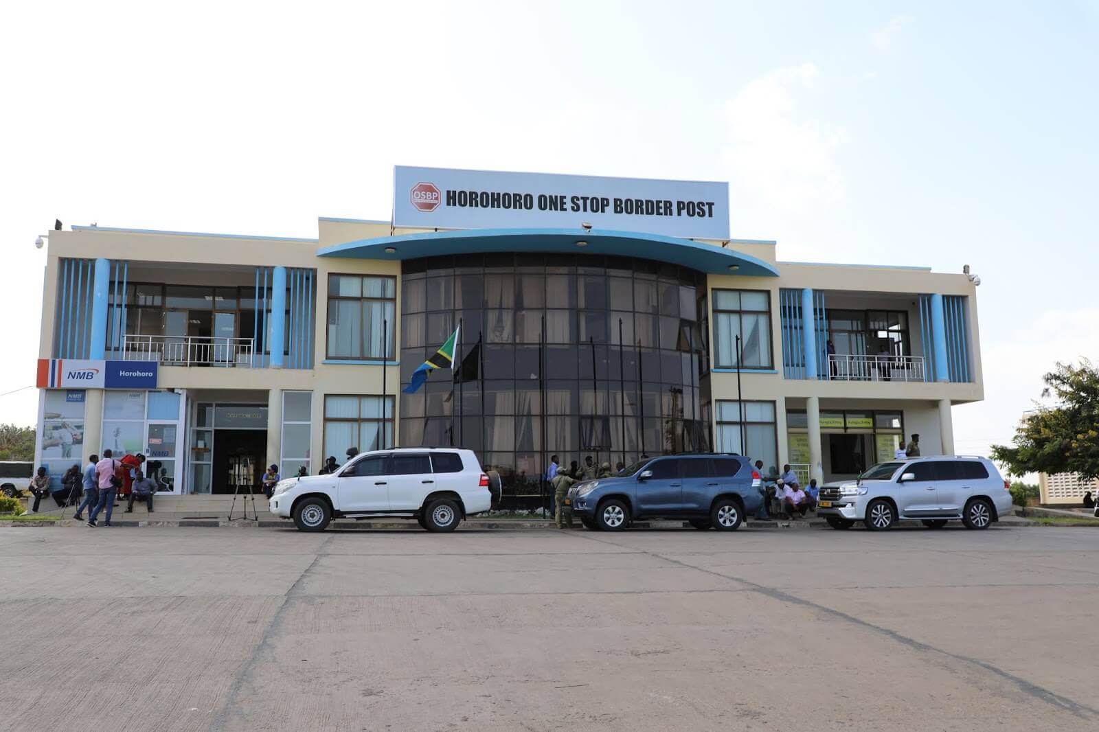 Govt eyes boosting cross-border trade
